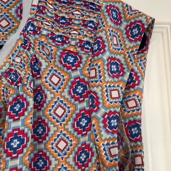 Daniel Rainn geometric print cap sleeve blouse. Size S - Picture 3 of 7